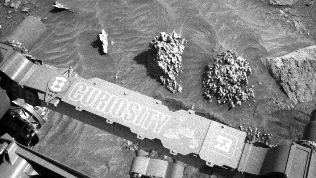 NASA’s rovers just found similar gnarly rocks on opposite sides of Mars