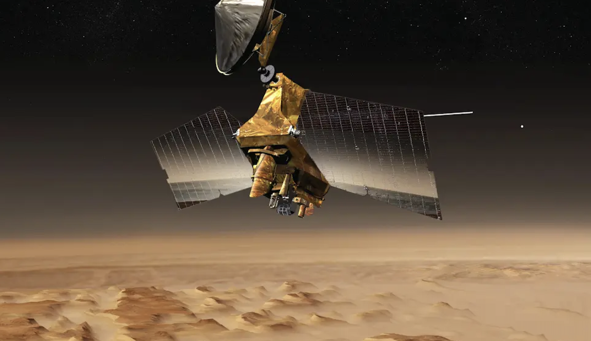 Spacecraft spots NASA rover driving through Mars’ desert