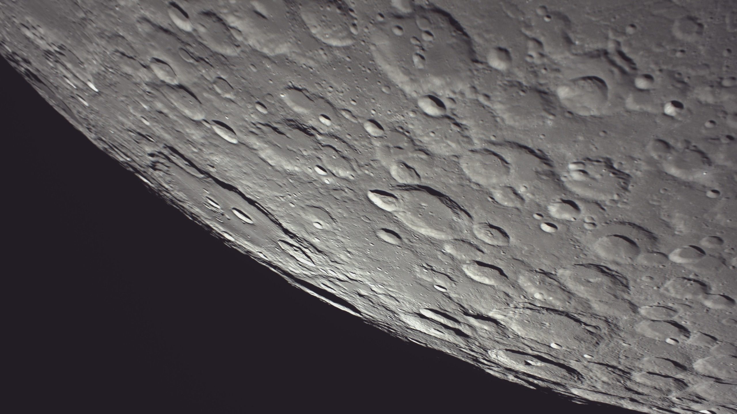 Private spacecraft circling moon snaps photo with strange optical illusion